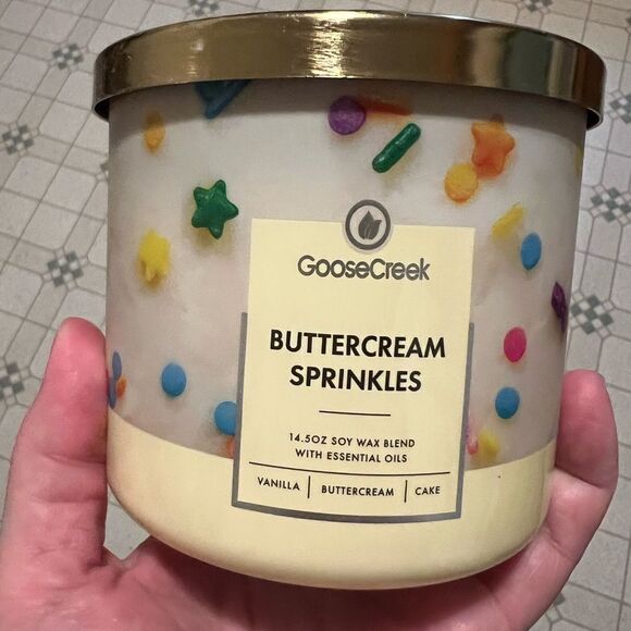 Goose Creek Buttercream Sprinkles 3 Wick Candle 14.5oz - Picture 1 of 7